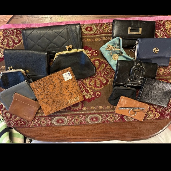 2 Sets of 7 Vintage Leather Wallets & Coin Purses. Set of Seven Sold Separately - Picture 1 of 9